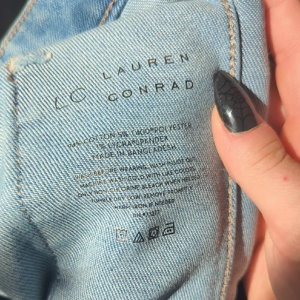 LC Lauren Conrad Light Blue Flare Jeans - Picture 6 of 6